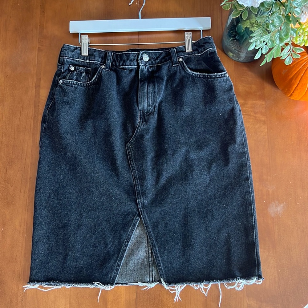 H&M Black Denim Skirt